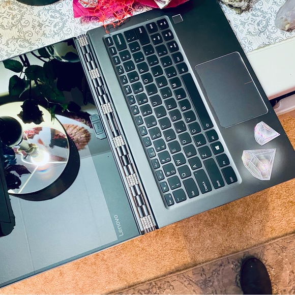 Lenovo Yoga 920 14 in Labtop/ touchscreen ultra book